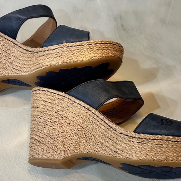 Like New! Born wedge sandals. Size 10 - Picture 7 of 7